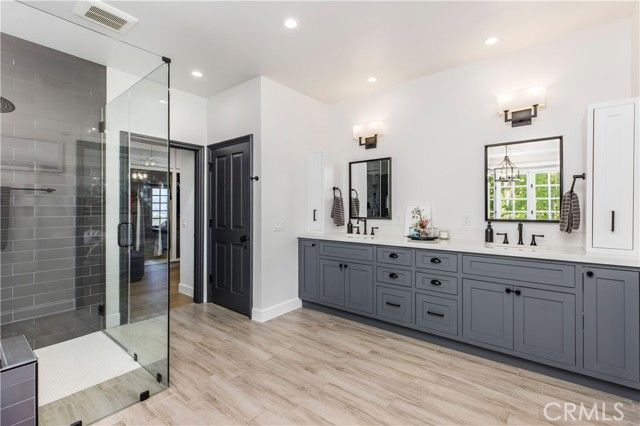 6032 County Oak Road, Woodland Hills (los Angeles), CA 91367