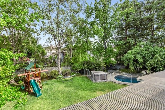 6032 County Oak Road, Woodland Hills (los Angeles), CA 91367