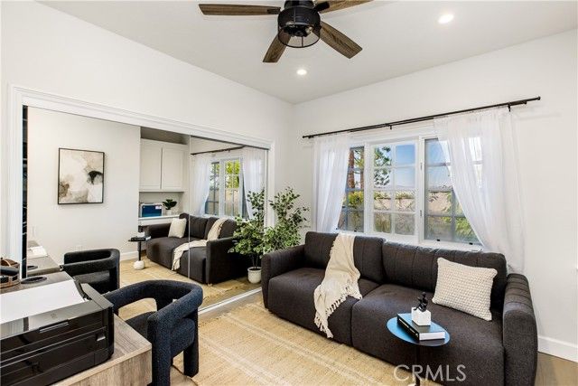 6032 County Oak Road, Woodland Hills (los Angeles), CA 91367