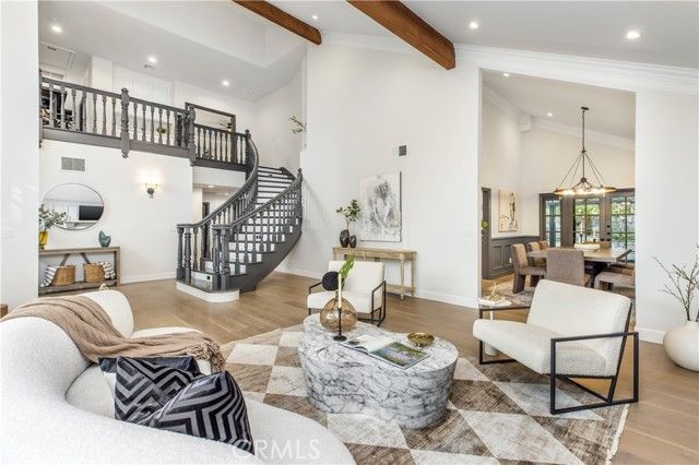 6032 County Oak Road, Woodland Hills (los Angeles), CA 91367