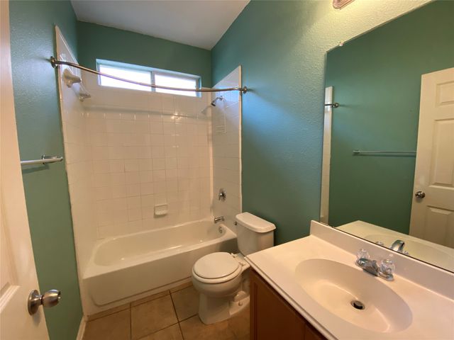 513 Jefferson Lane, Lake Dallas, TX 75065