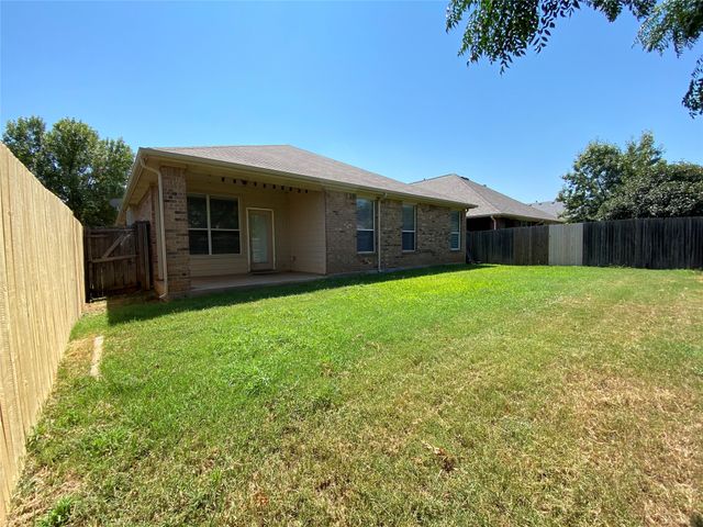 513 Jefferson Lane, Lake Dallas, TX 75065