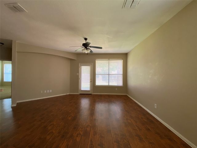 513 Jefferson Lane, Lake Dallas, TX 75065