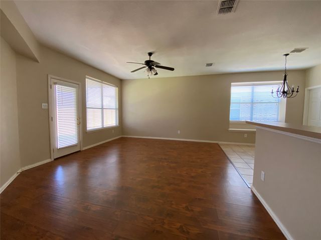 513 Jefferson Lane, Lake Dallas, TX 75065