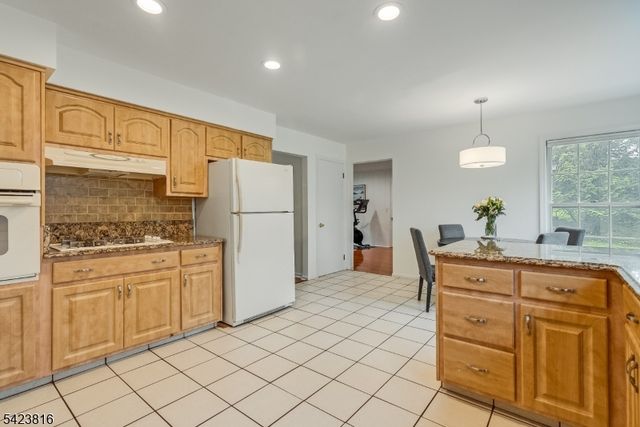 645 Foothill Rd, Bridgewater Twp., NJ 08807