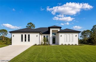 713 Da Vinci AVE S, Lehigh Acres, FL 33974