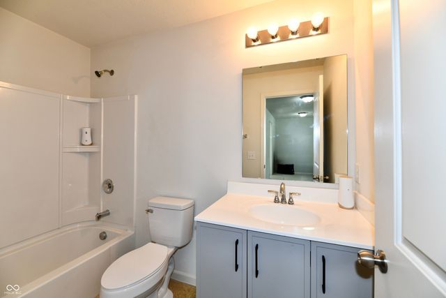 13958 Catalina Drive, Fishers, IN 46038