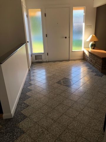 335 Commonwealth Ave, West Mifflin, PA 15122