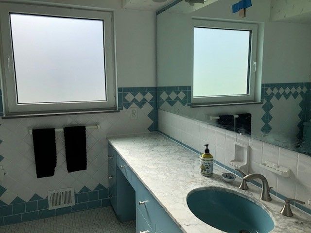 335 Commonwealth Ave, West Mifflin, PA 15122