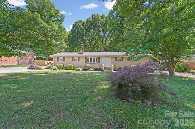 217 Robinson Avenue, Matthews, NC 28104