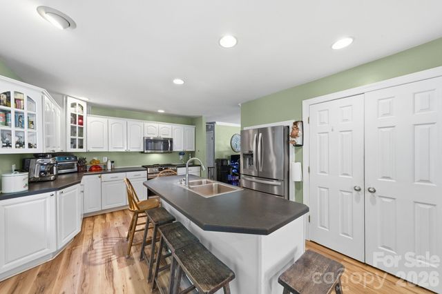 217 Robinson Avenue, Matthews, NC 28104