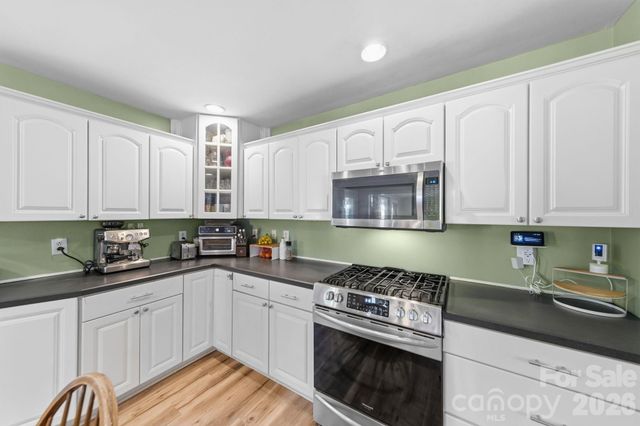 217 Robinson Avenue, Matthews, NC 28104