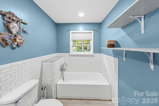 217 Robinson Avenue, Matthews, NC 28104