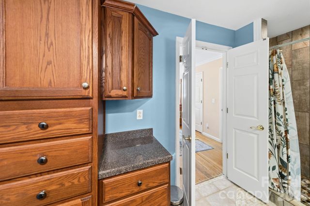 217 Robinson Avenue, Matthews, NC 28104