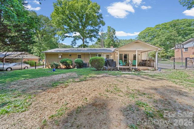 217 Robinson Avenue, Matthews, NC 28104