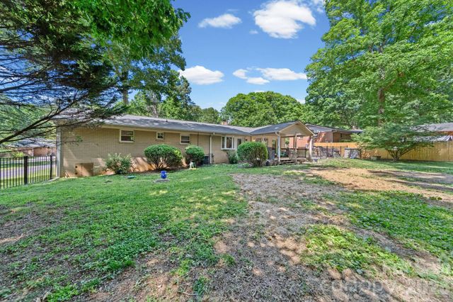 217 Robinson Avenue, Matthews, NC 28104