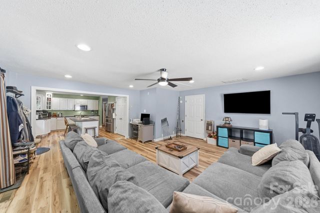 217 Robinson Avenue, Matthews, NC 28104