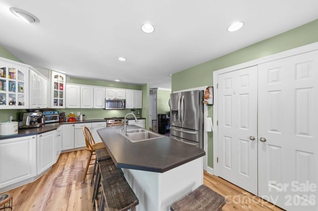 217 Robinson Avenue, Matthews, NC 28104