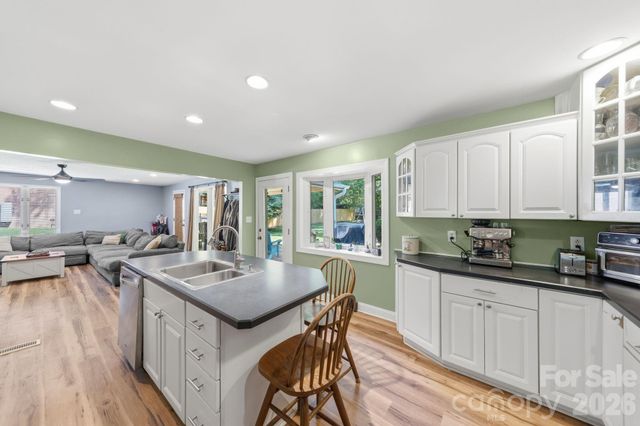 217 Robinson Avenue, Matthews, NC 28104