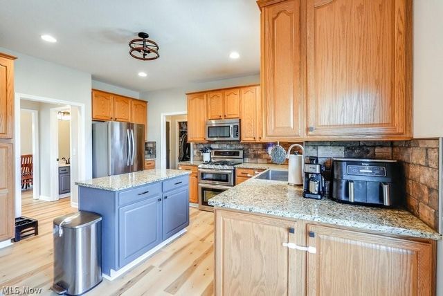 1467 Summer Wood Lane, Uniontown, OH 44685