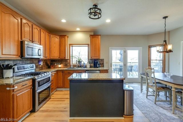 1467 Summer Wood Lane, Uniontown, OH 44685