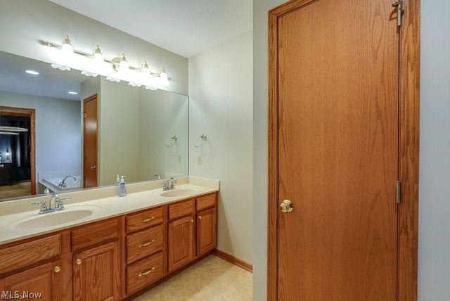 1467 Summer Wood Lane, Uniontown, OH 44685