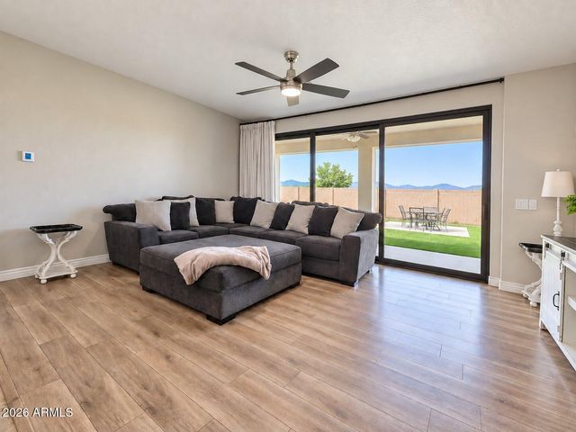 15692 W MEADOWBROOK Avenue, Goodyear, AZ 85395