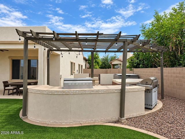15692 W MEADOWBROOK Avenue, Goodyear, AZ 85395