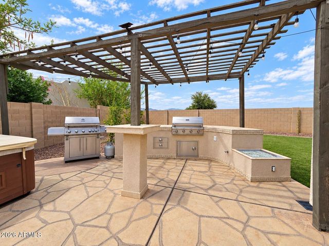 15692 W MEADOWBROOK Avenue, Goodyear, AZ 85395