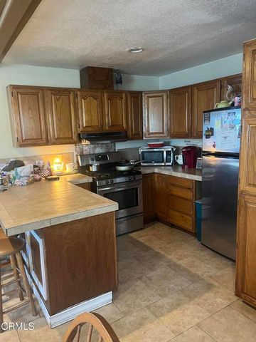 211 Featherstone Street, Oxnard, CA 93030