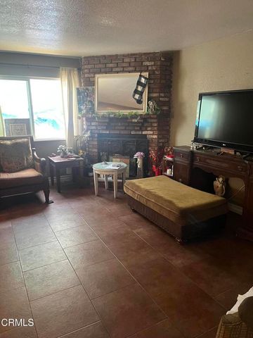 211 Featherstone Street, Oxnard, CA 93030
