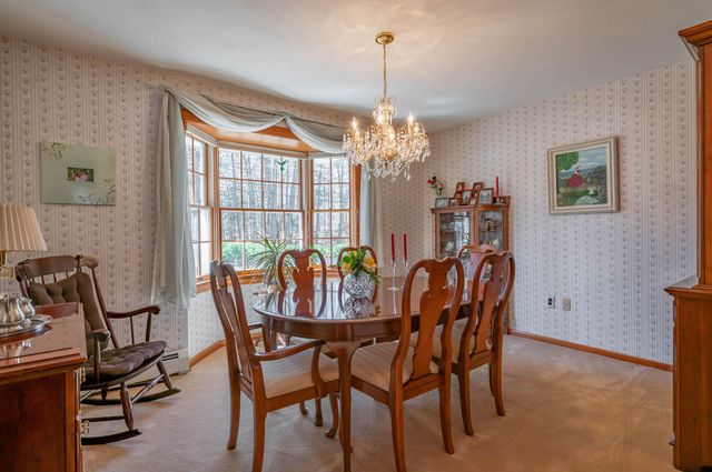 226 Amesbury Road, Kensington, NH 03833