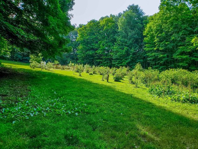 226 Amesbury Road, Kensington, NH 03833