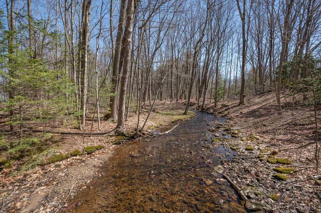 226 Amesbury Road, Kensington, NH 03833