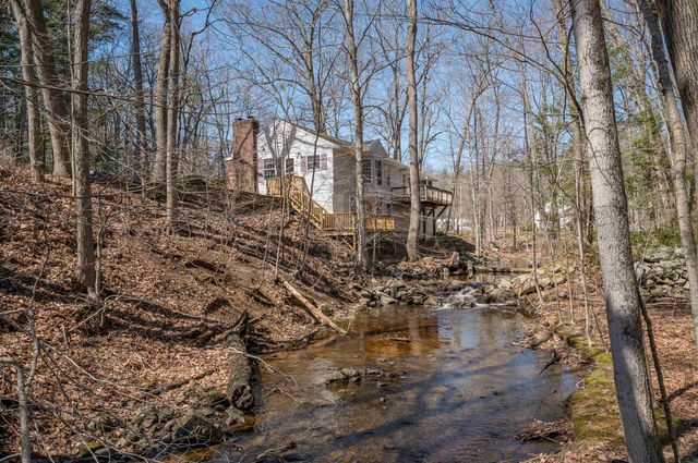 226 Amesbury Road, Kensington, NH 03833