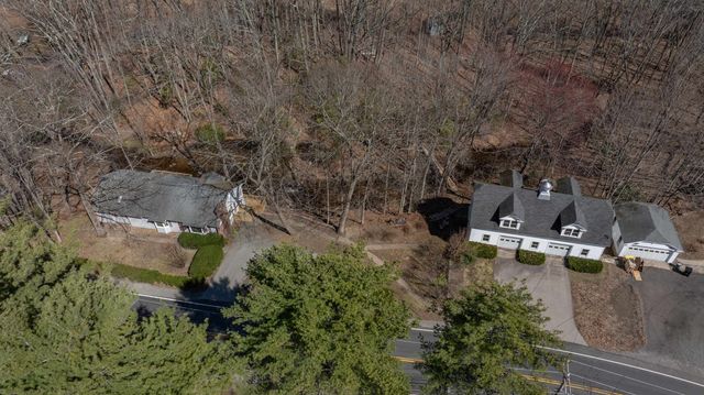 226 Amesbury Road, Kensington, NH 03833