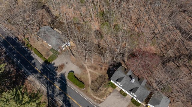226 Amesbury Road, Kensington, NH 03833