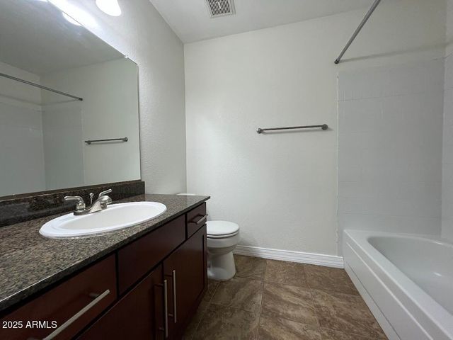 2025 E Campbell Avenue Apt 142, Phoenix, AZ 85016