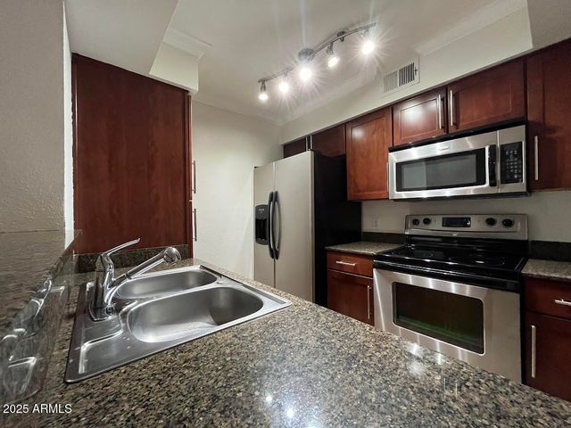 2025 E Campbell Avenue Apt 142, Phoenix, AZ 85016