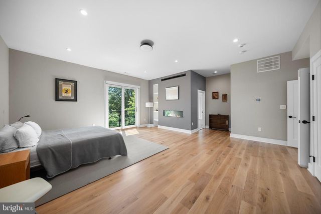 1459 DEWBERRY CT, Mclean, VA 22101