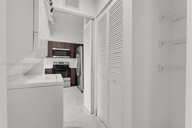 1 Curtiss Pkwy 301, Miami Springs, FL 33166