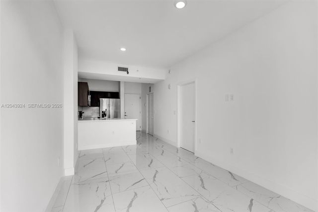 1 Curtiss Pkwy 301, Miami Springs, FL 33166