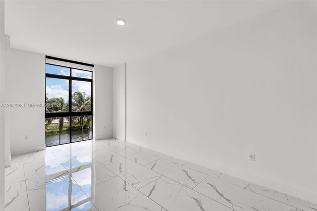 1 Curtiss Pkwy 301, Miami Springs, FL 33166