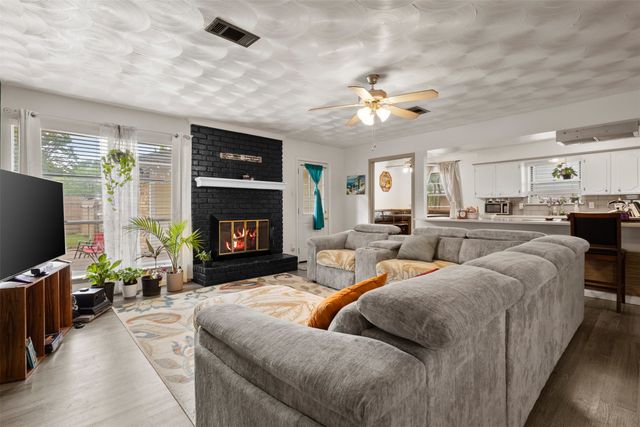 214 S Alexander Avenue, Duncanville, TX 75116