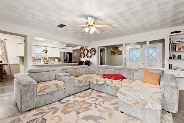 214 S Alexander Avenue, Duncanville, TX 75116