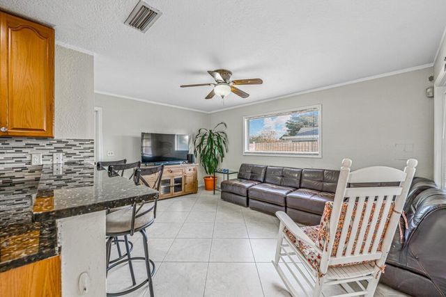 1242 Wyndcliff Drive, Wellington, FL 33414