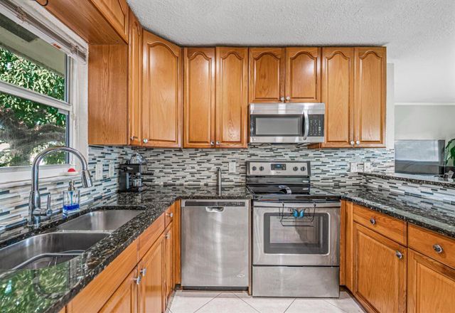 1242 Wyndcliff Drive, Wellington, FL 33414