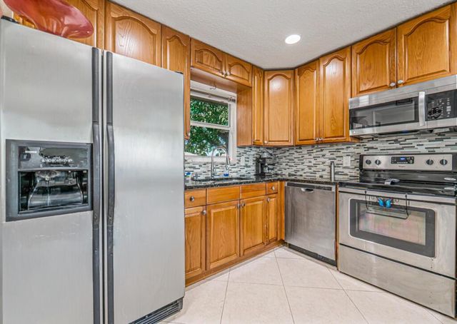 1242 Wyndcliff Drive, Wellington, FL 33414