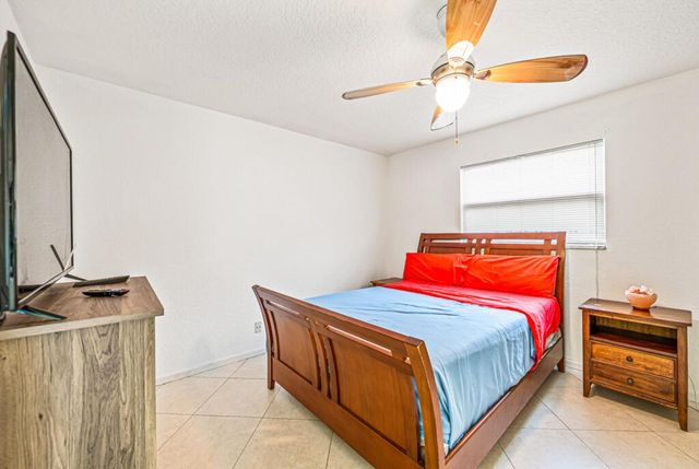 1242 Wyndcliff Drive, Wellington, FL 33414