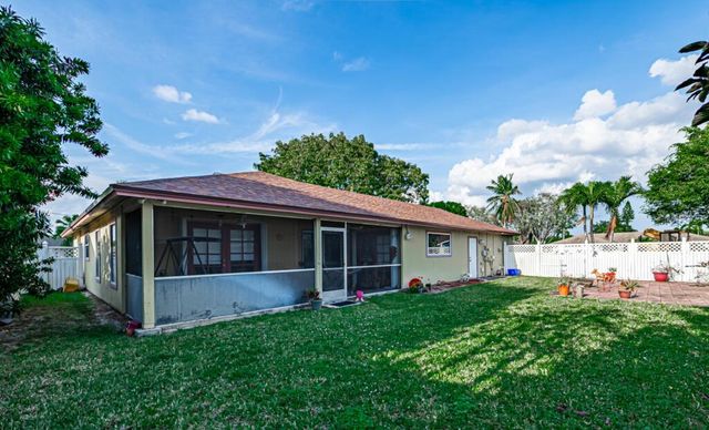 1242 Wyndcliff Drive, Wellington, FL 33414